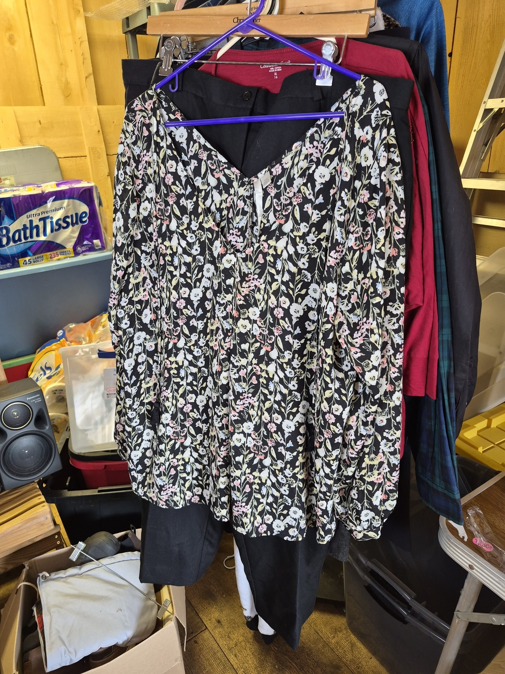 LC Lauren Conrad Black Floral V-Neck Peasant Blouse Bin 51